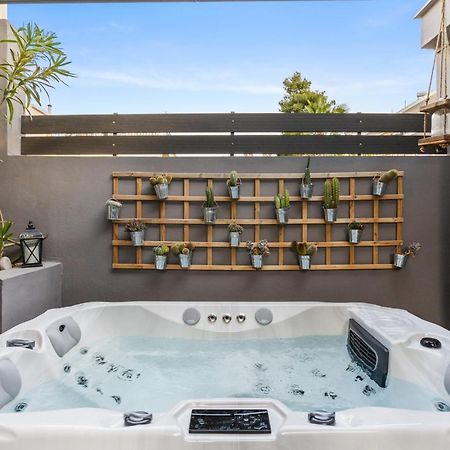 Luxe House In Glyfada With Spa Near Metro Station C8 Атина Екстериор снимка