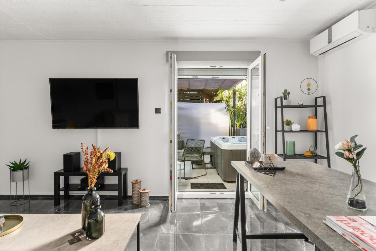 Luxe House In Glyfada With Spa Near Metro Station C8 Атина Екстериор снимка